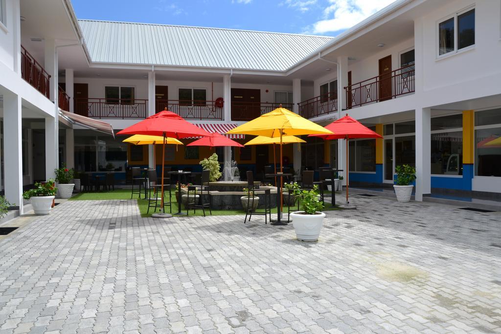 The Old School Self-Catering Apartment Praslin ภายนอก รูปภาพ
