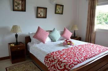 The Old School Self-Catering Apartment Praslin ภายนอก รูปภาพ