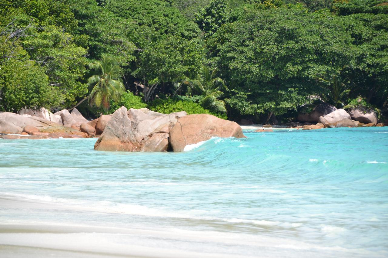 The Old School Self-Catering Apartment Praslin ภายนอก รูปภาพ
