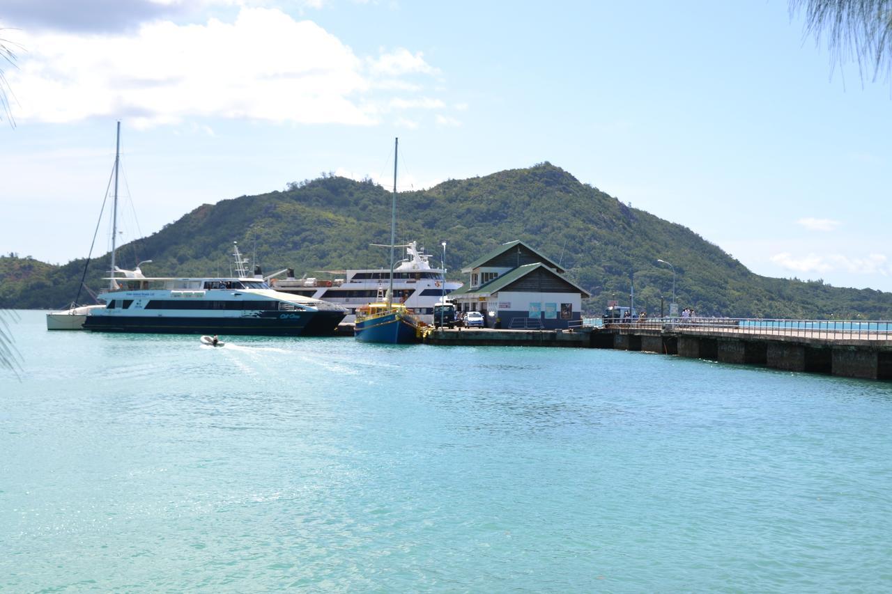 The Old School Self-Catering Apartment Praslin ภายนอก รูปภาพ
